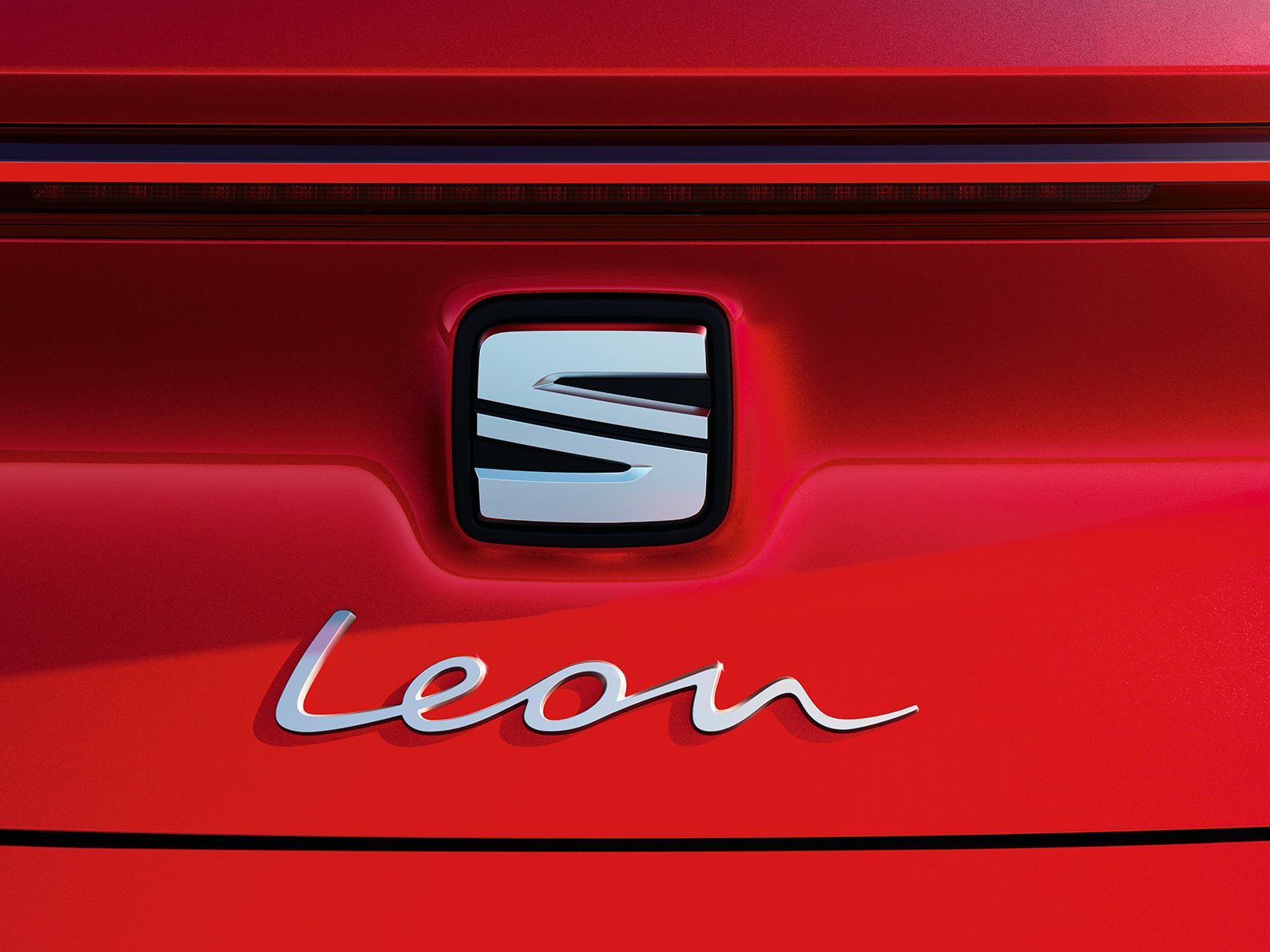 SEAT Leon Sportstourer Handschrift und Logo