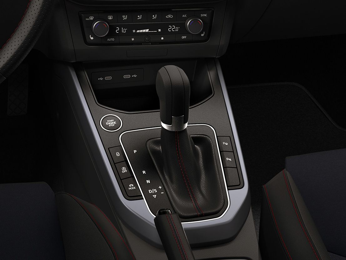 SEAT Arona FR mit Schalthebel