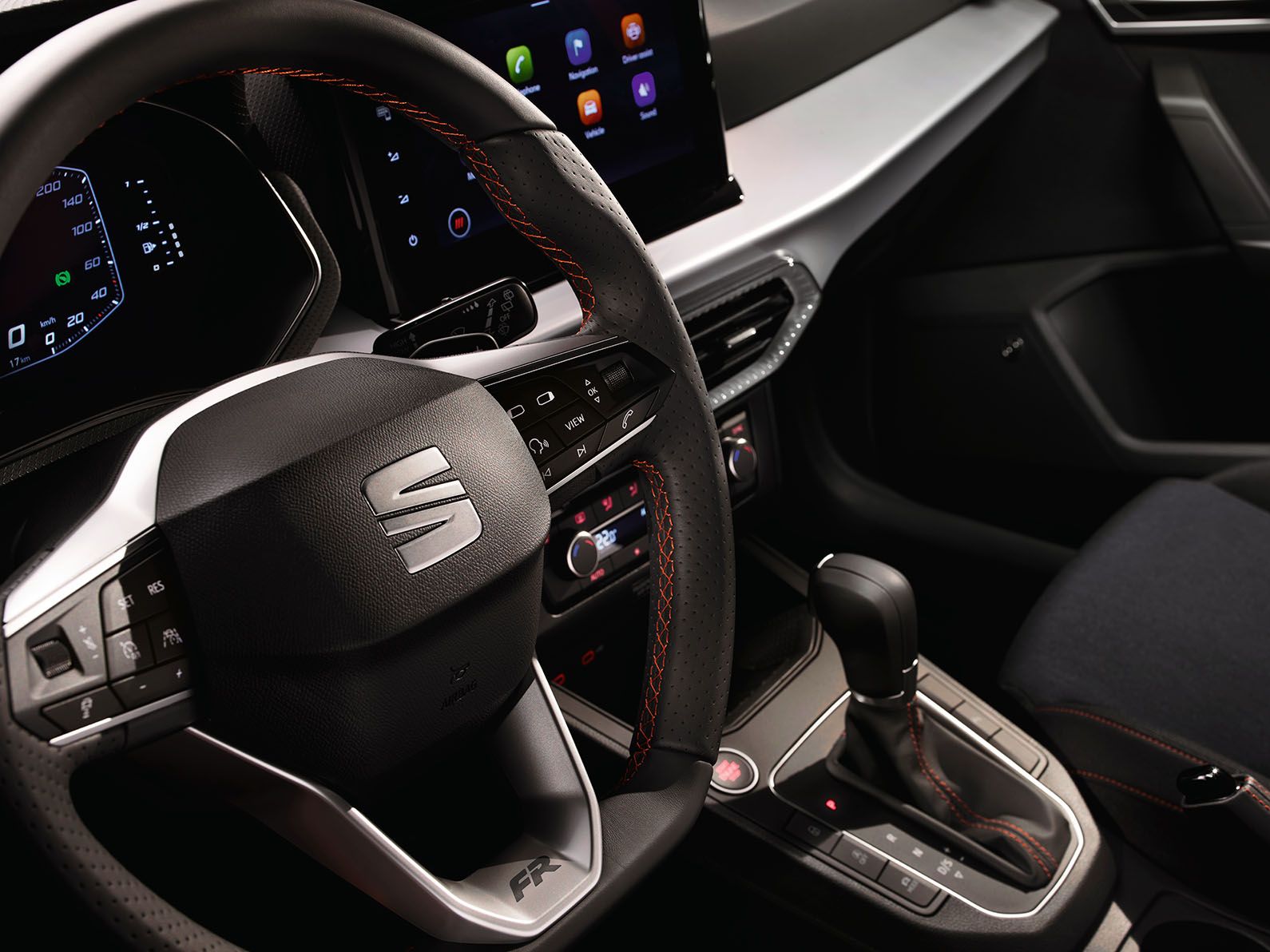 SEAT Ibiza Innenraum mit ergonomischen Multifunktionslenkrad