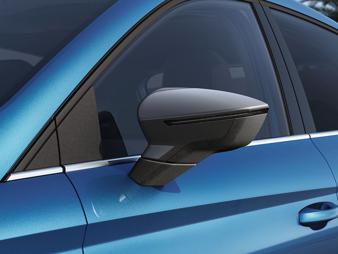 Blauer SEAT Ibiza Xcellence Außenspiegel