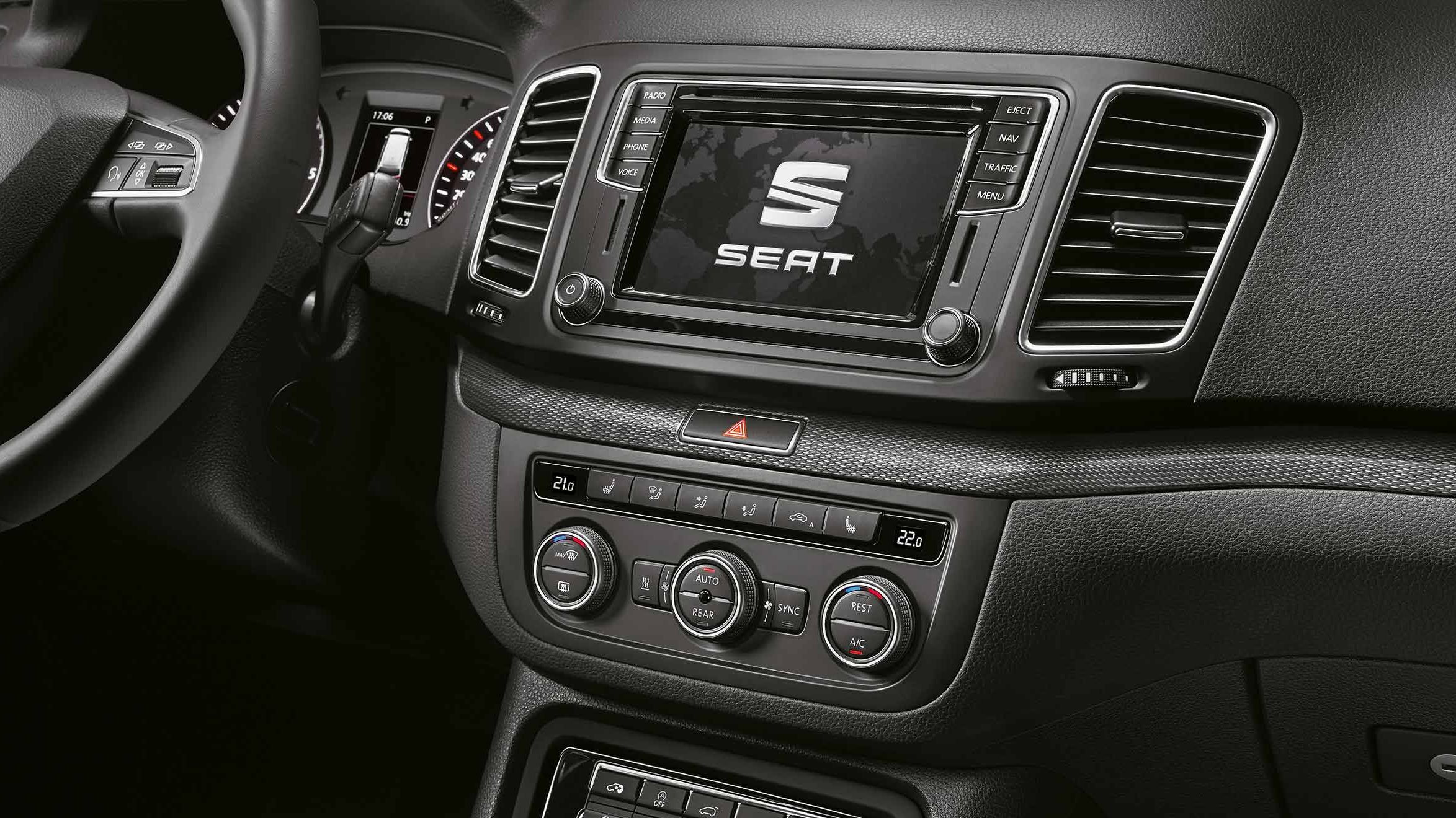 Zu sehen ist das Display eines SEAT Alhambra mit dem Media System Plus