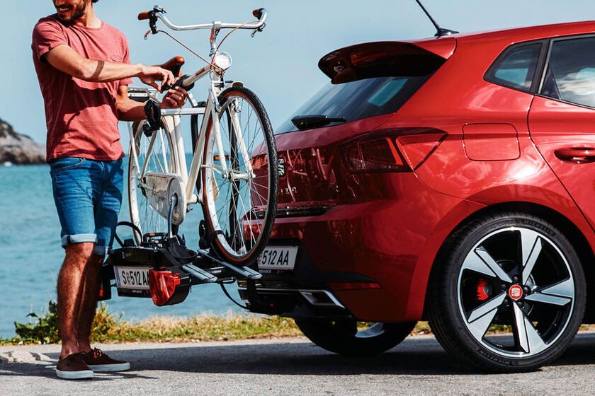 SEAT Ibiza mit Fahrradträger