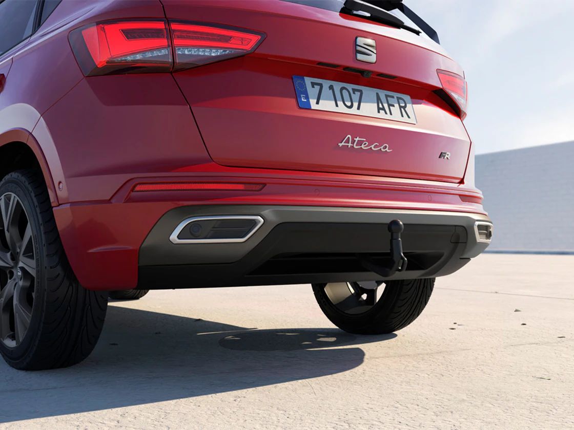 Detailansicht des Heck eines roten SEAT Ateca