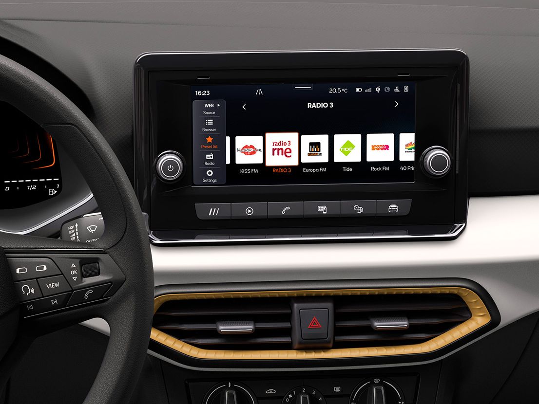 SEAT Arona Reference mit 8,25-Zoll-Radio-Display