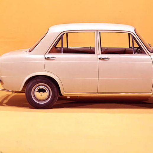 Seitenansicht eines SEAT 850 von 1966.