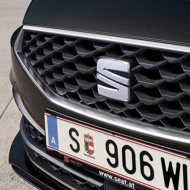 Schwarzer SEAT Leon Style Frontgrill