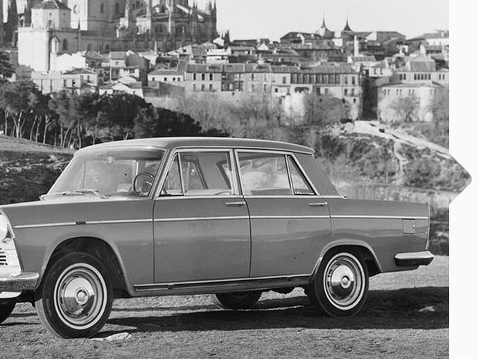 Schwarz weiß Aufnahme eines SEAT 1500 im Jahr 1963.