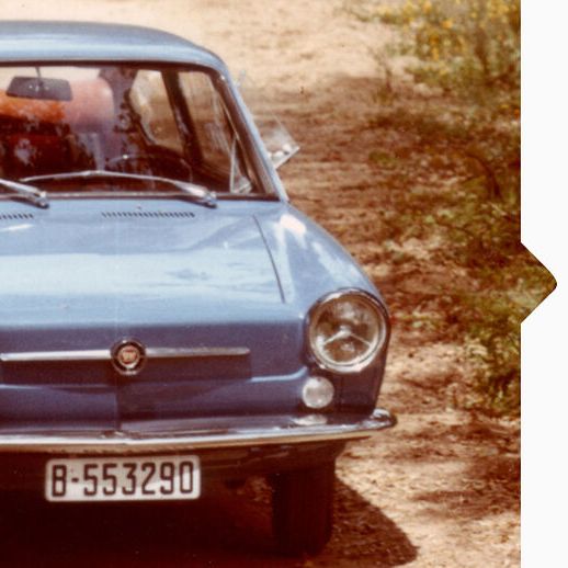 Ein blaues SEAT Modell aus dem Jahr 1965.