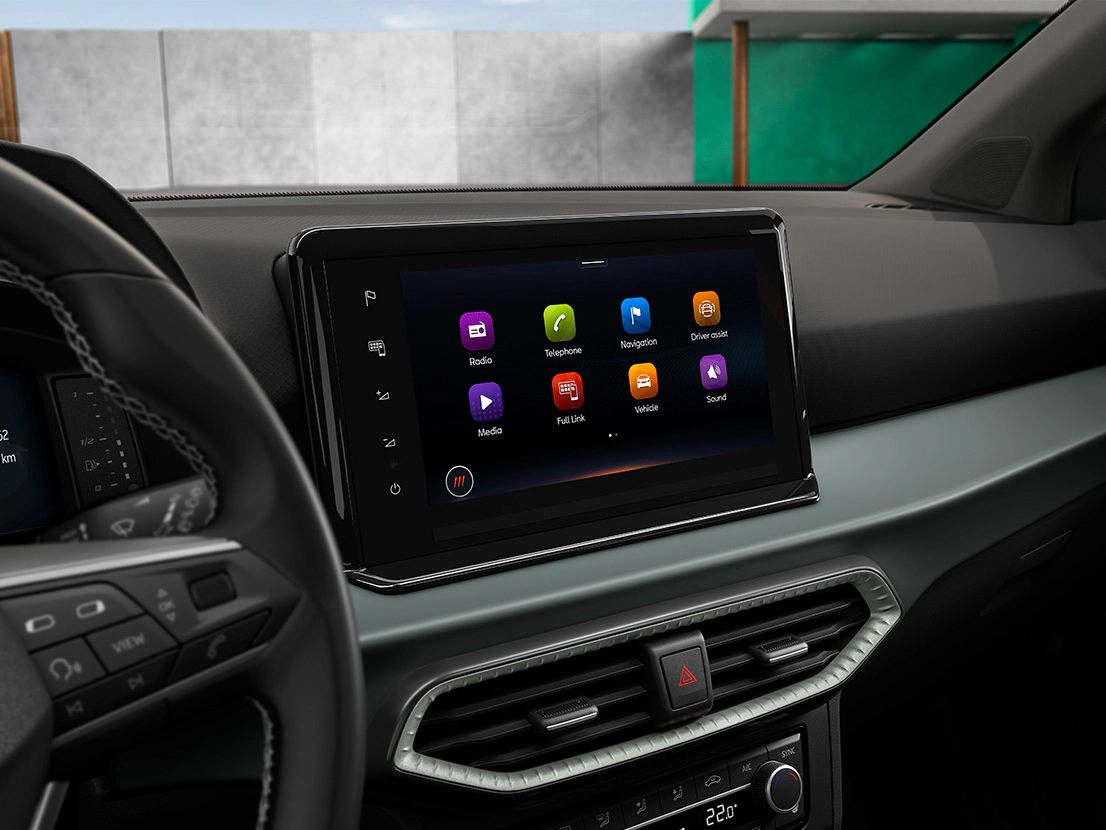 Ecrã de navegação de 9,2” do SEAT Arona Xperience com Full Link ativo