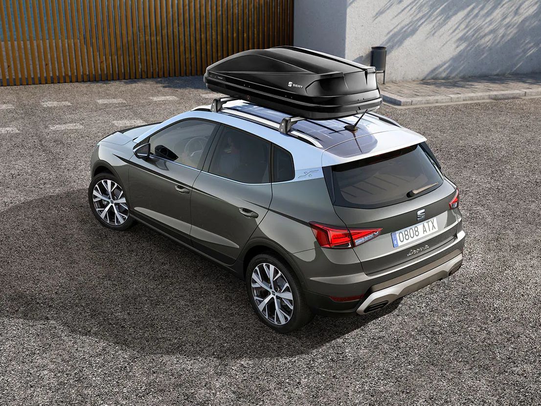 SEAT Arona com mala de tejadilho