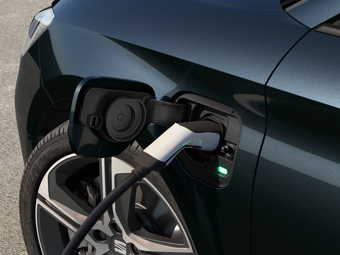 Der SEAT Leon Hybrid Ladefunktion im Detail 