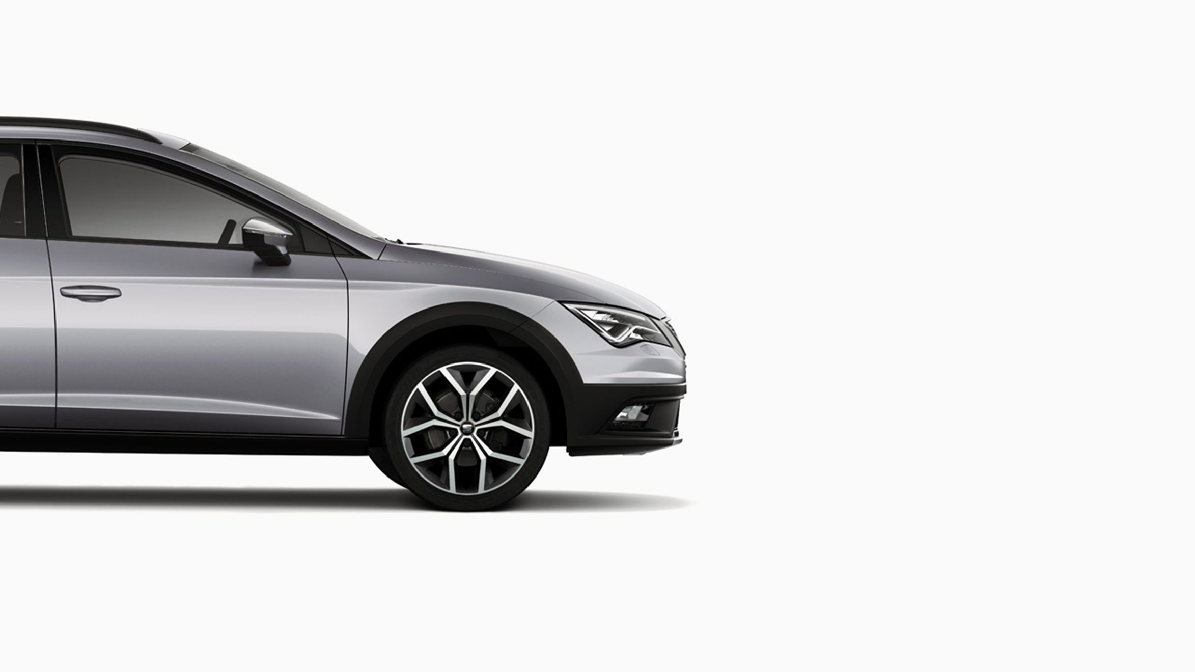 SEAT Leon X-Perience in Silber Seitenansicht abgeschnitten