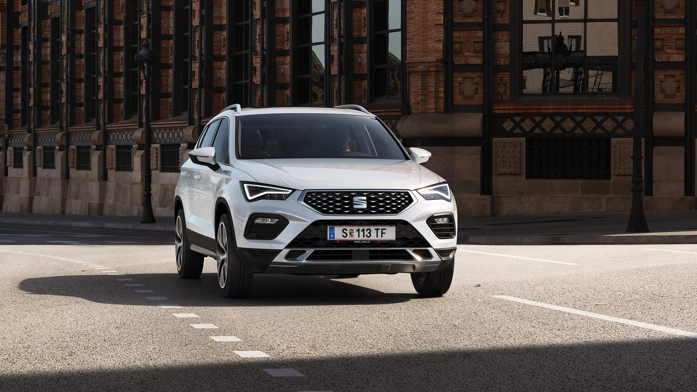 Weißer SEAT Ateca Frontansicht