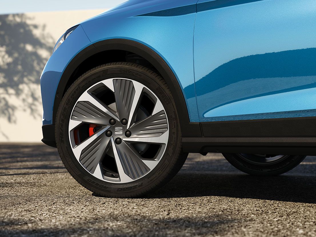 SEAT Arona FR 18" Leichtmetallfelgen gefräst in Cosmo-Grau 