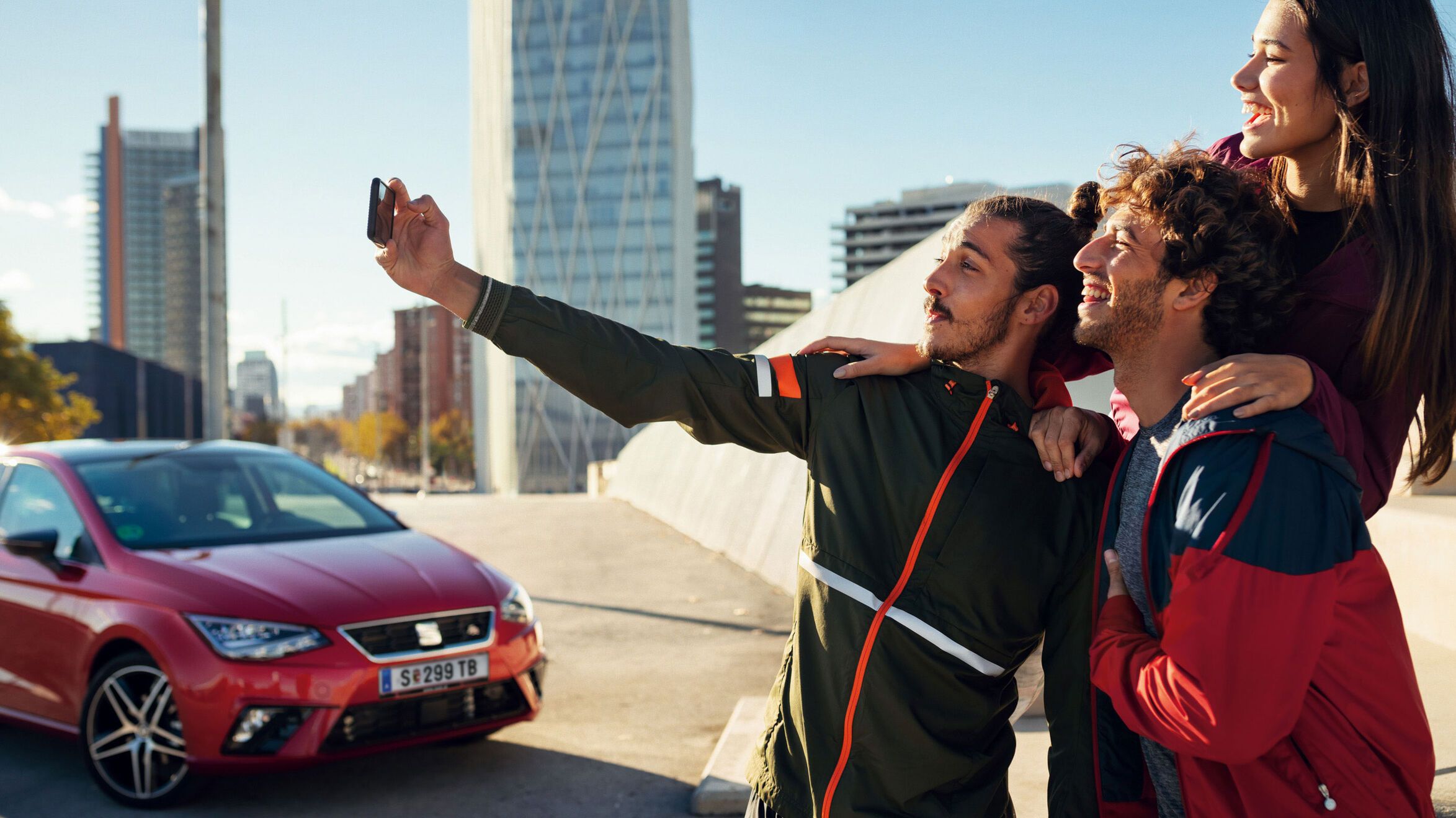 SEAT Selfie zwei junge Männer eine Frau