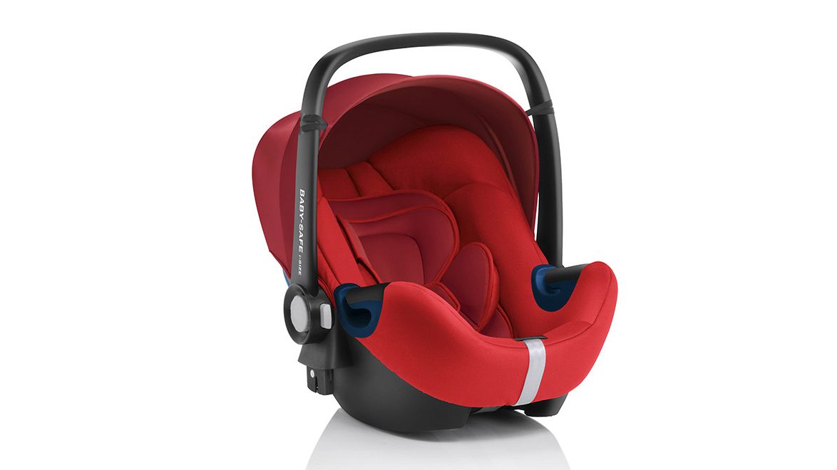Zu sehen ist die SEAT Babyschale Safe Plus SHR II in rot.