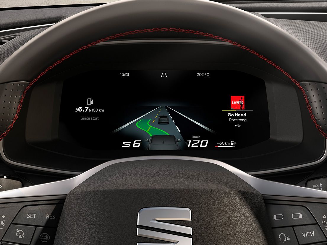 Digitales Cockpit im SEAT Leon mit integrierter adaptiver Geschwindigkeitsregelung