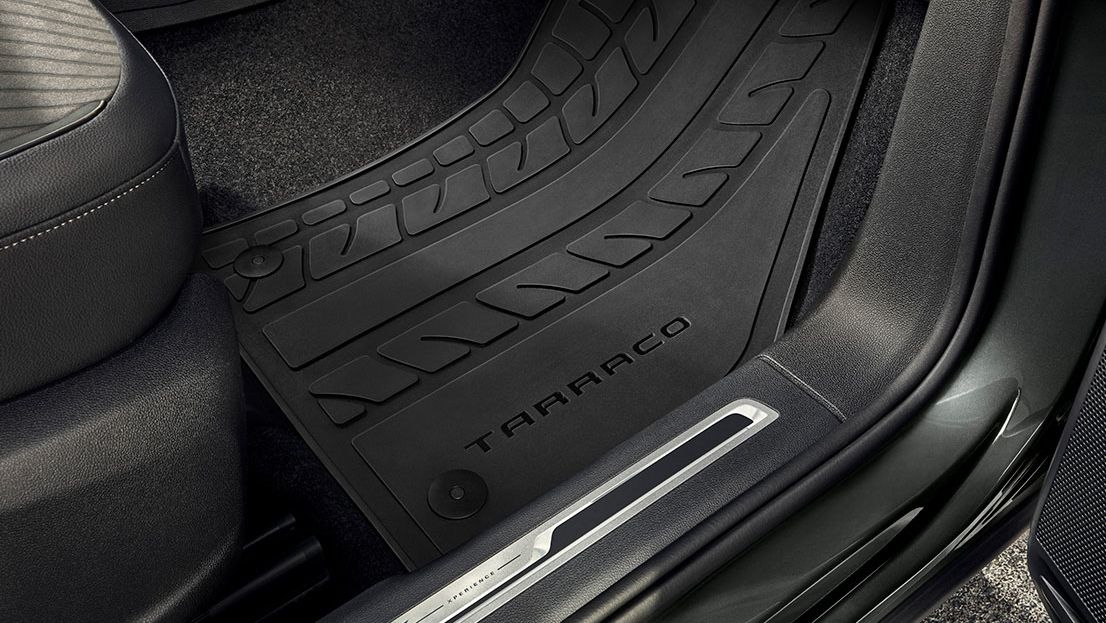 Allwetter Fußmatte mit Tarraco Schriftzug im SEAT Taracco.