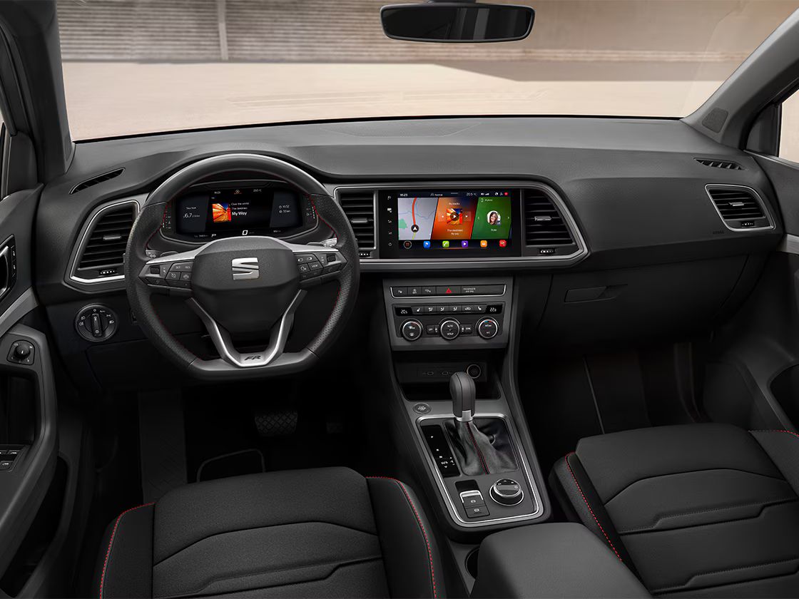 Innenansicht des SEAT Ateca mit Lenkrad und Digital Cockpit